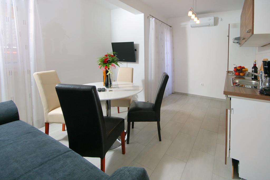 Apartmani Mane Trogir Exterior foto