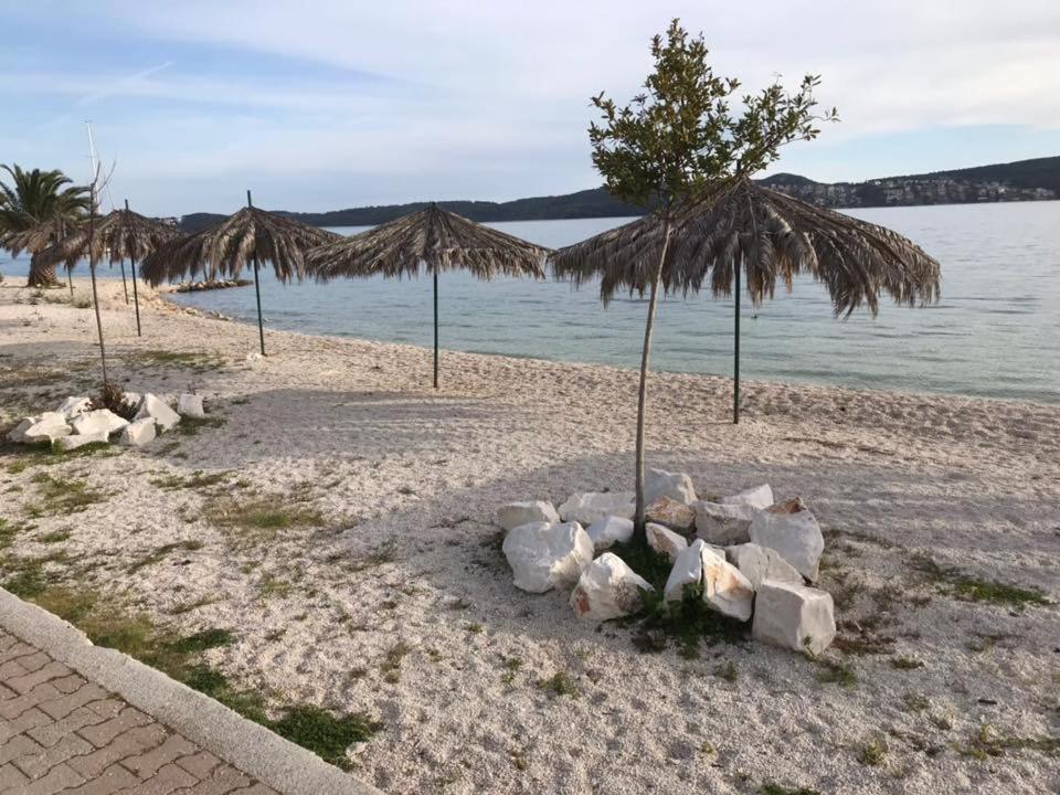Apartmani Mane Trogir Exterior foto